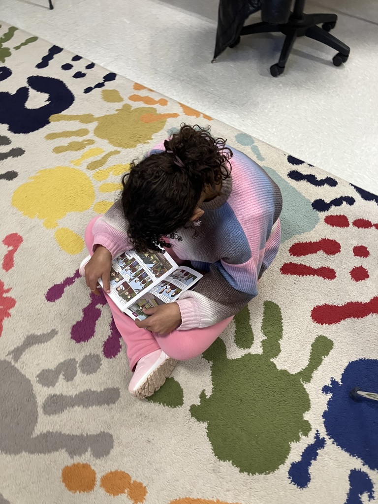 Some of our 3rd grade BEARS during SSR time (Silent Sustained Reading) 