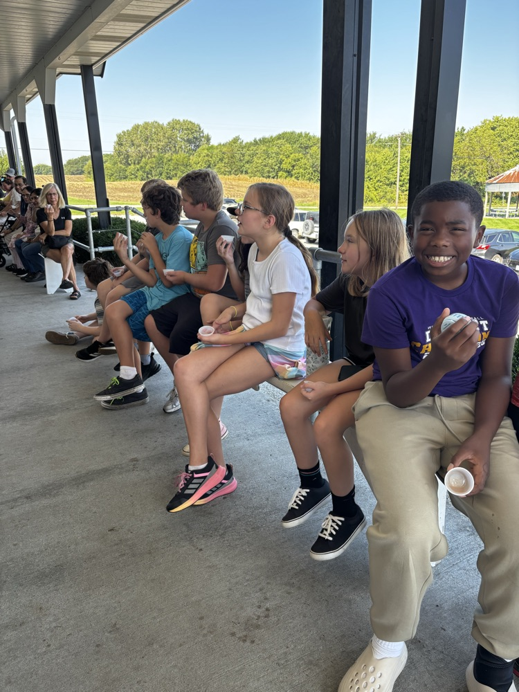 Sixth grade ventured to Shatto Dairy today and enjoyed delicious milk, ice cream, and a tour of the facility.