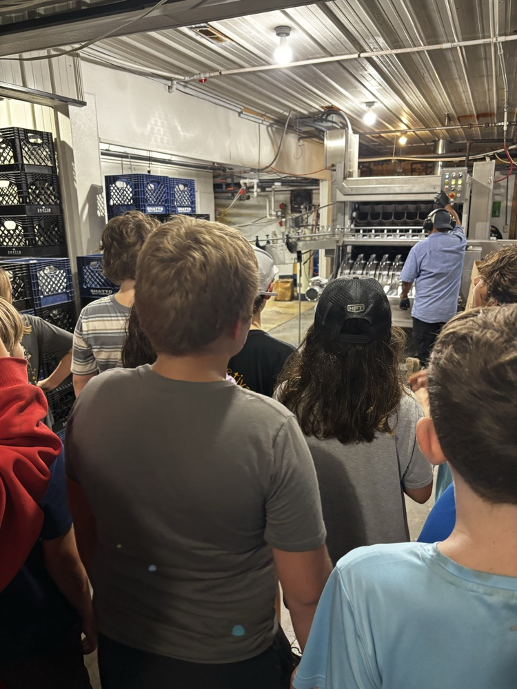 Sixth grade ventured to Shatto Dairy today and enjoyed delicious milk, ice cream, and a tour of the facility.