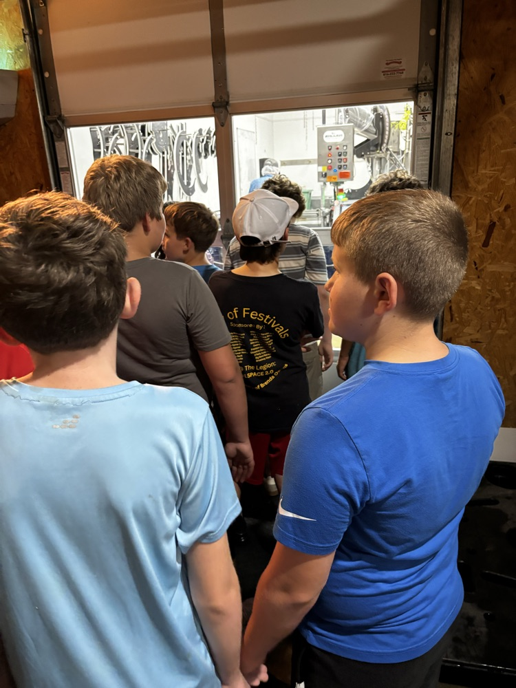 Sixth grade ventured to Shatto Dairy today and enjoyed delicious milk, ice cream, and a tour of the facility.