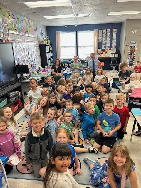 1ST GRADE POPCORN WITH THE PRINCIPALS