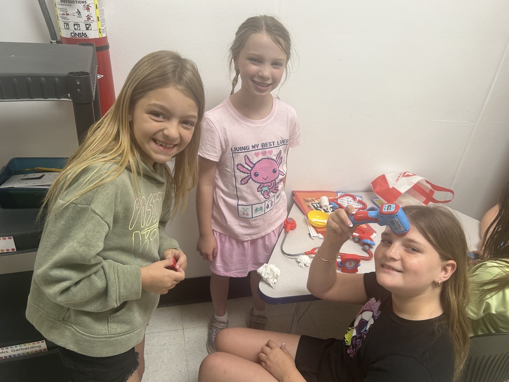 1st and 4th grade buddies - kapp and barschak