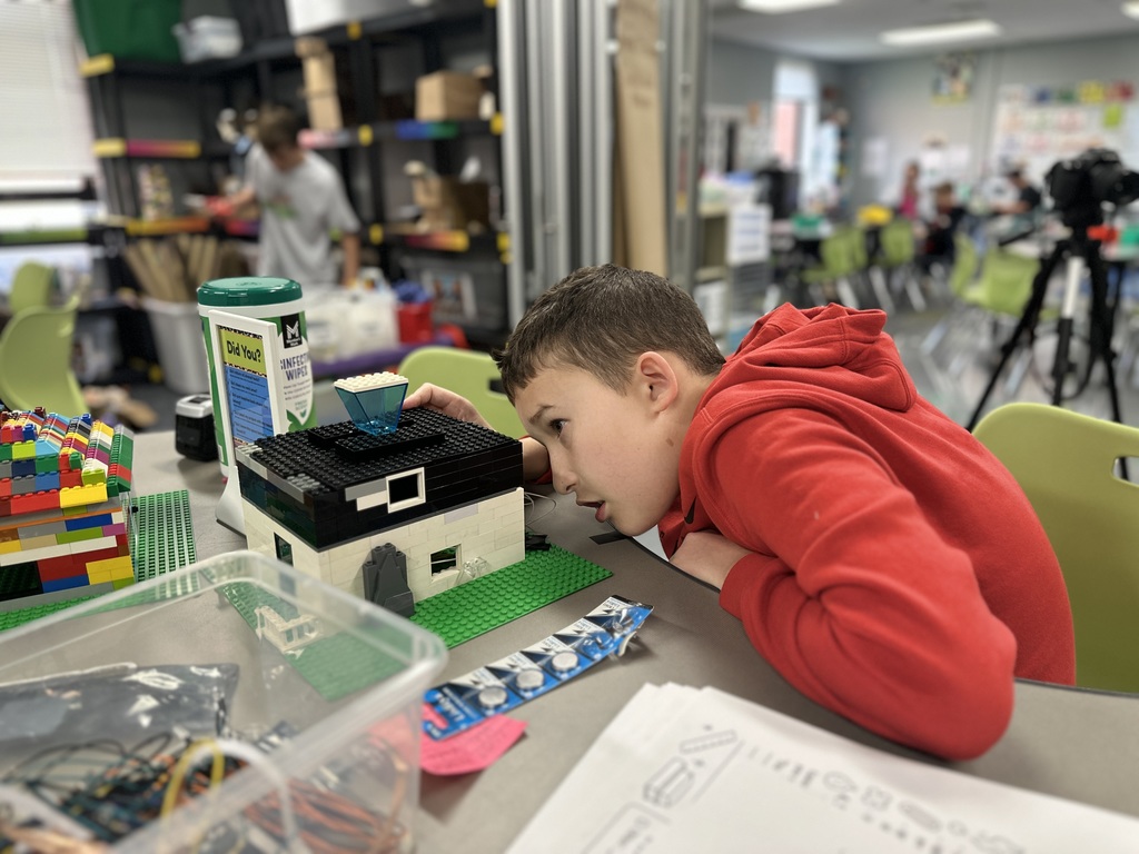 6th Grade student works on engineering project