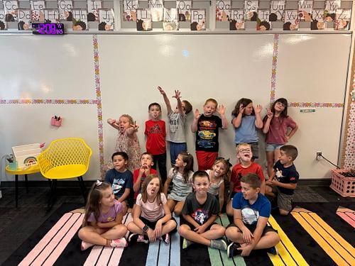 Silly 1st grade class picture