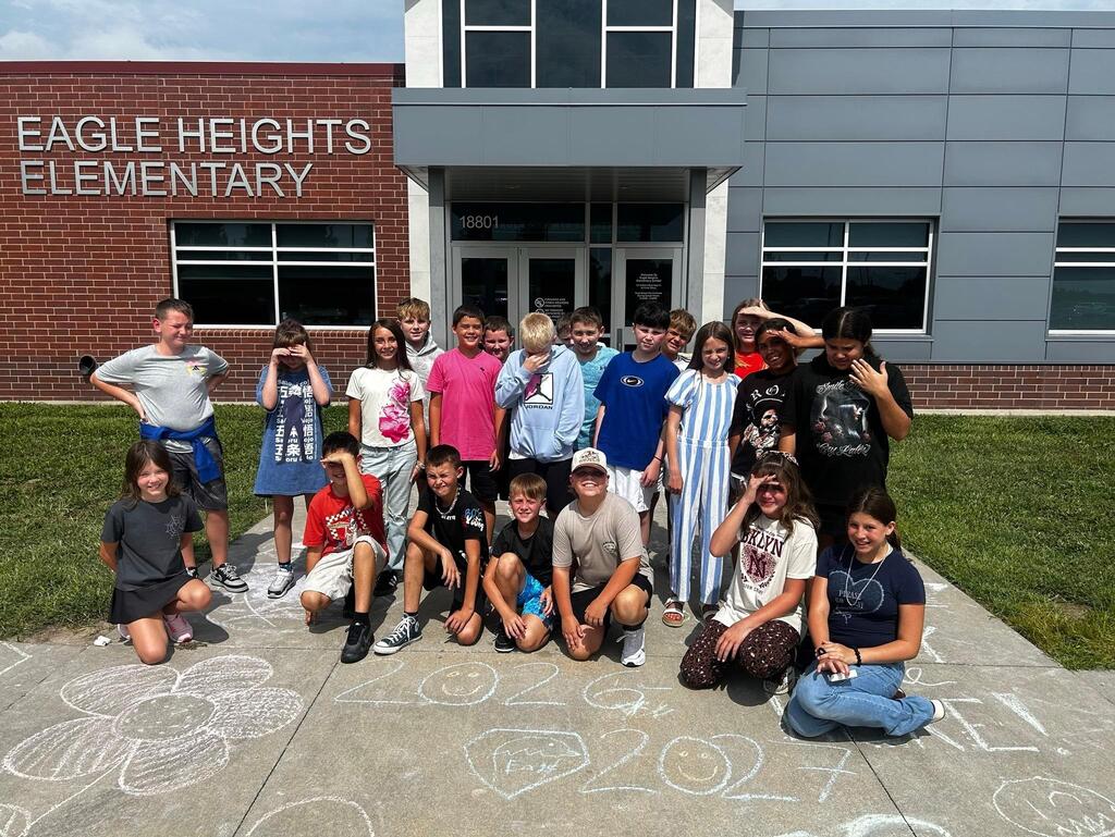 5th grade class outside