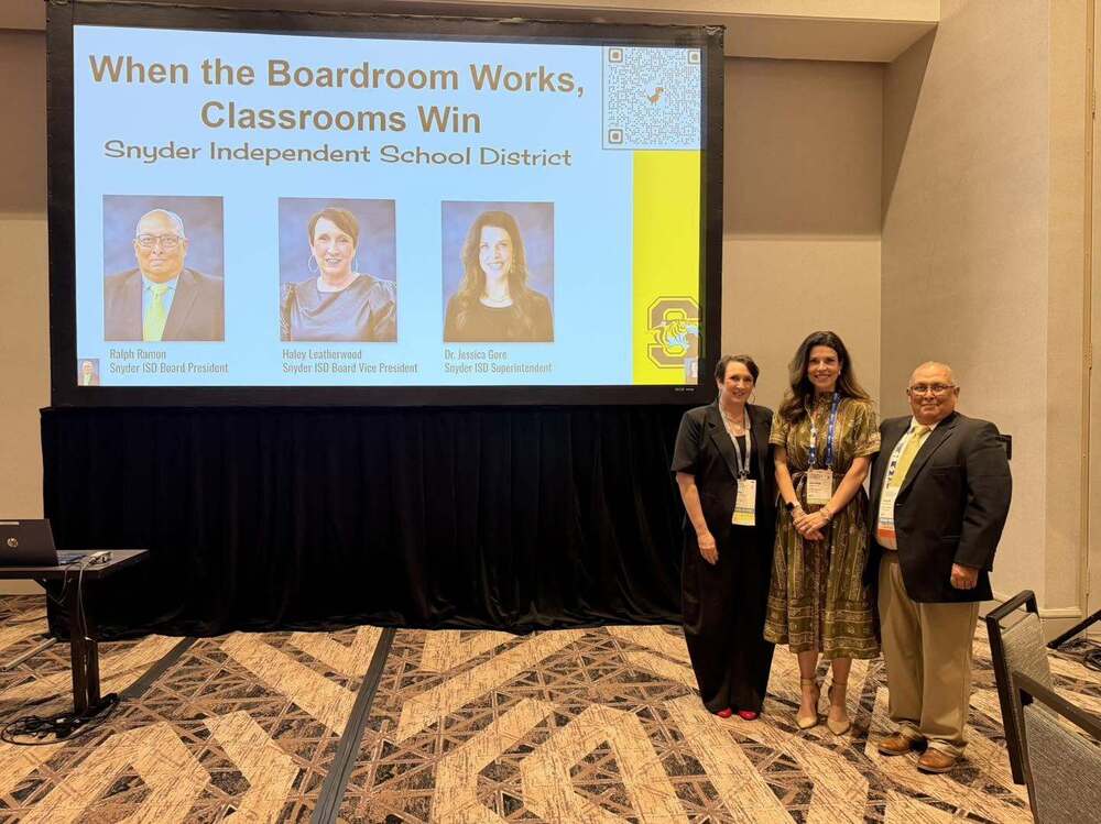 dr. gore and trustees at TASB presentation 