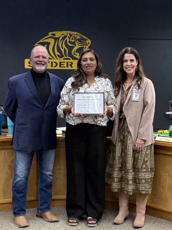 melinda dominguez posing for photo