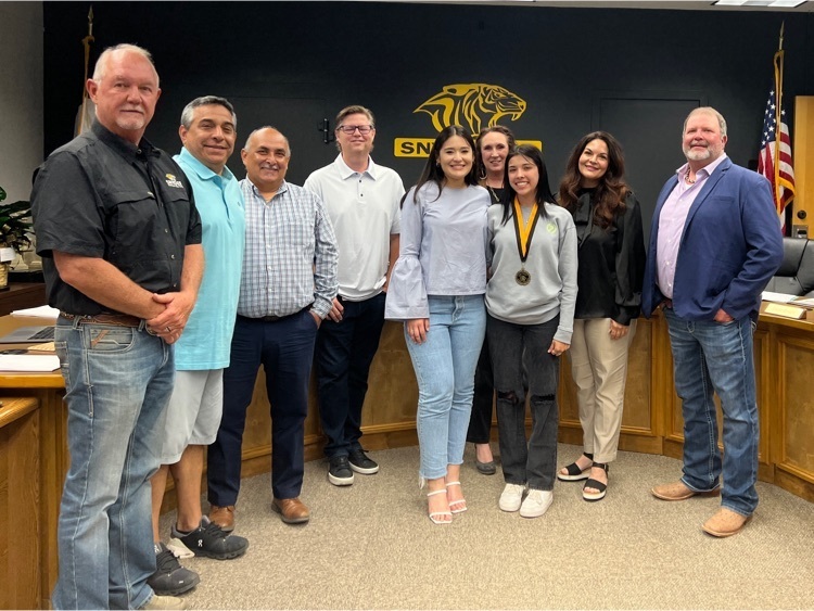 Srufent posting with board 