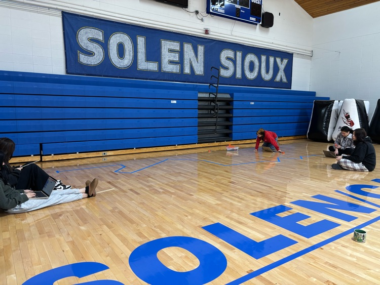 Students getting dimensions of Final course.