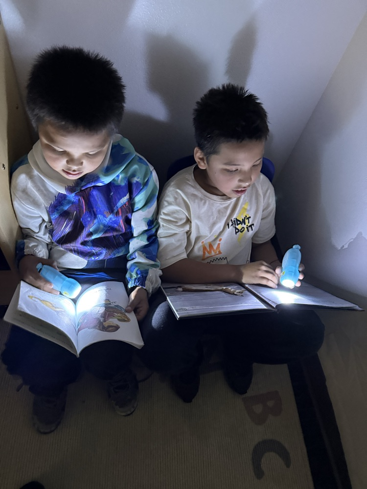 Kashton and Carson reading