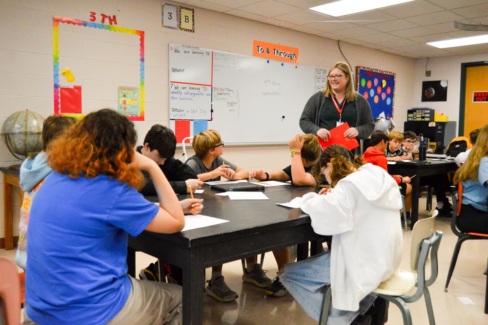 Mayor Gray presenting to 7th graders