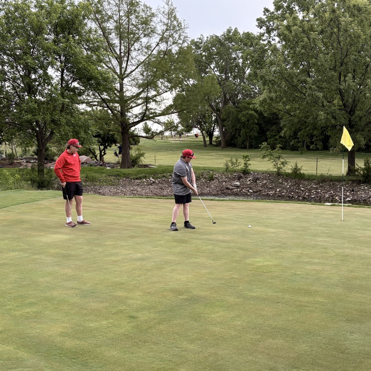 A’Den putting for par