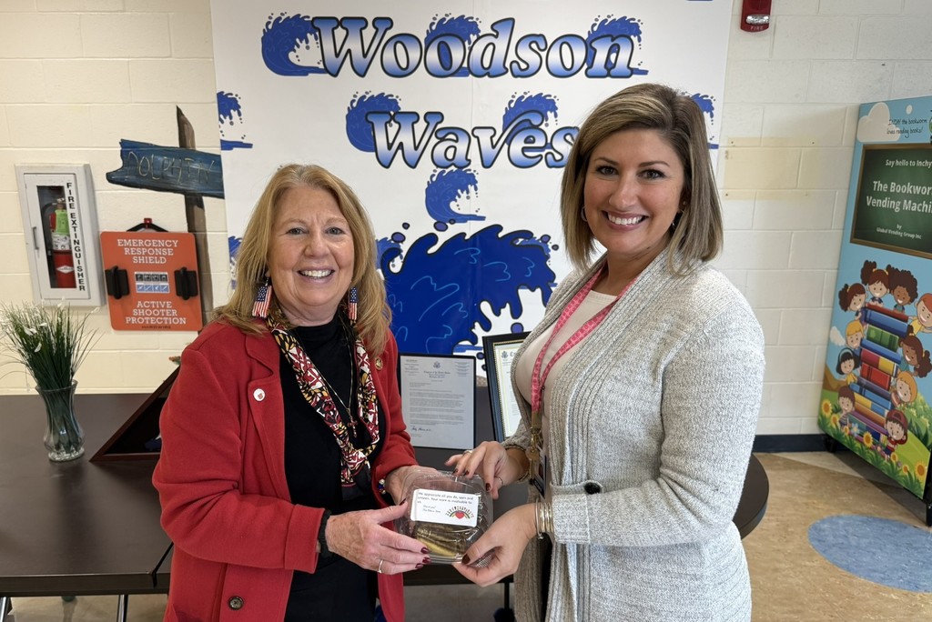 Pictures of Mary Beth Carozza's visit to Somerset County Public Schools