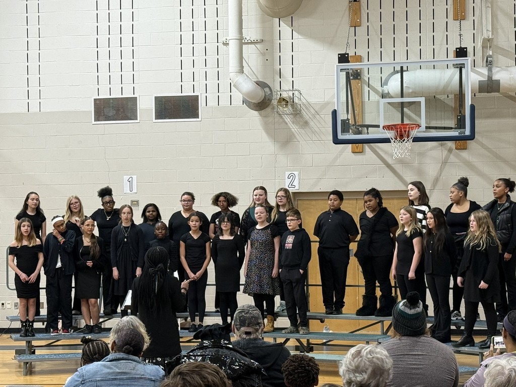 Images of the  Somerset Intermediate School band and choral performance 