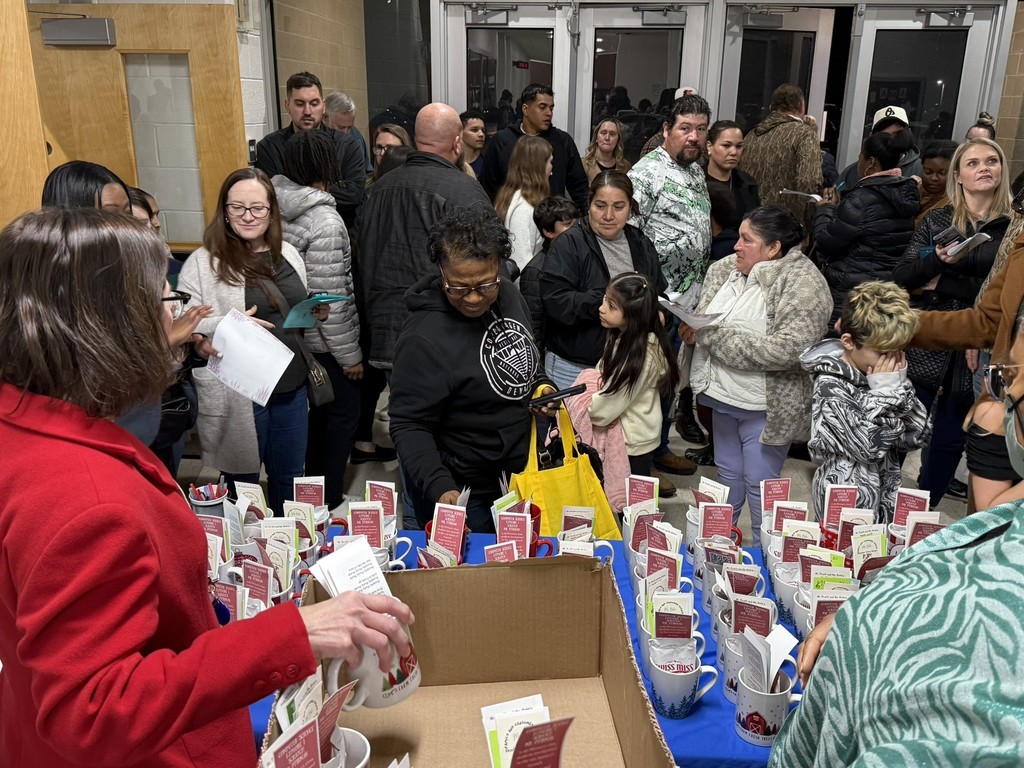 Images of the  Somerset Intermediate School band and choral performance 