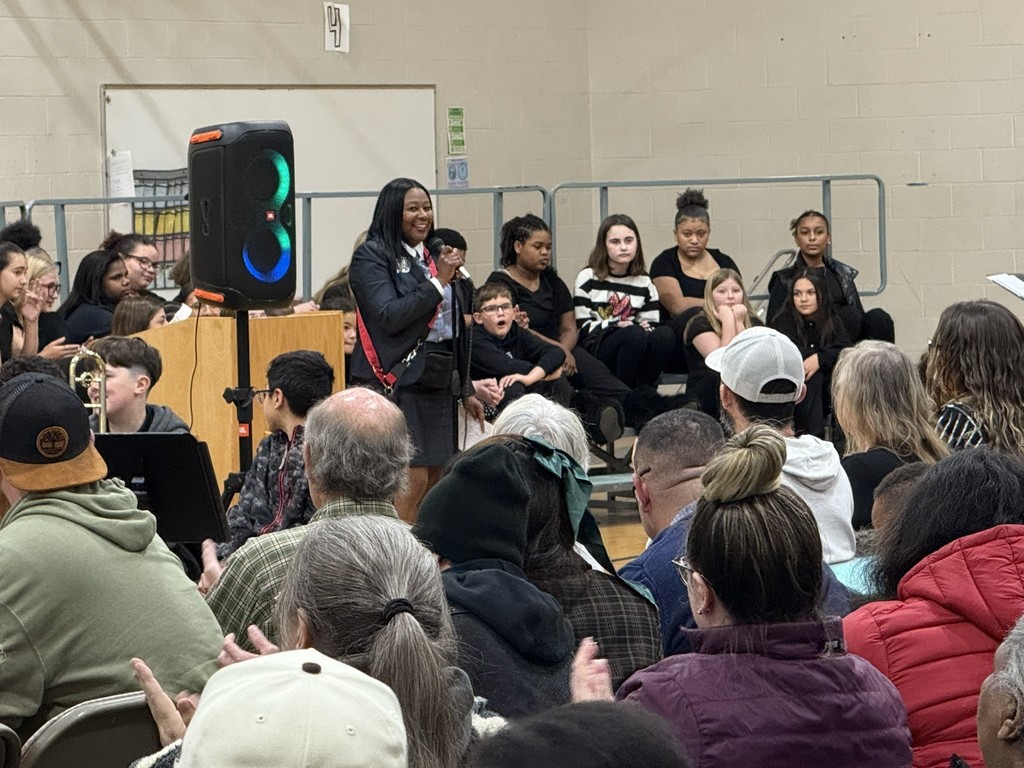 Images of the  Somerset Intermediate School band and choral performance 