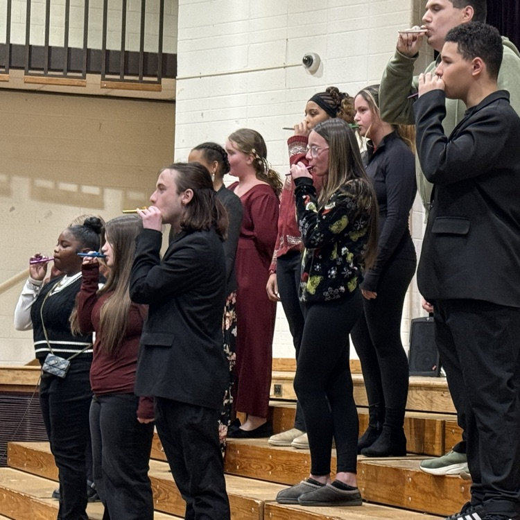 Crisfield high school holiday concert photos 
