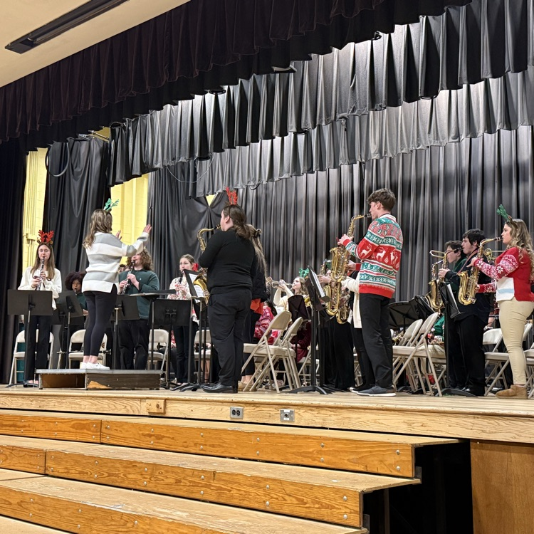 Crisfield high school holiday concert photos 