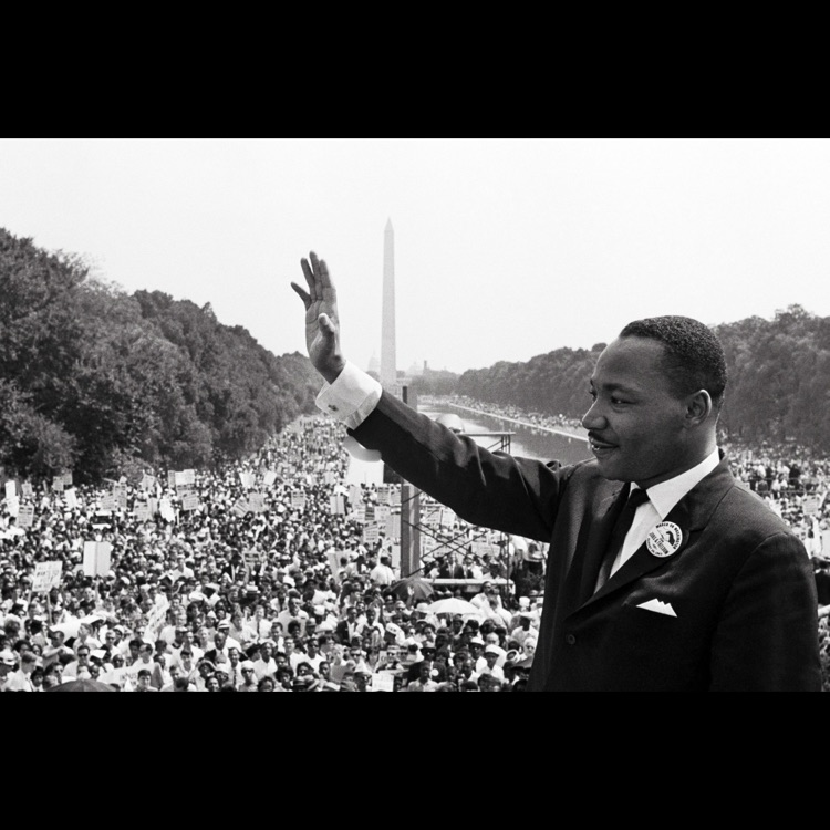 Picture of Martin Luther King Jr. on the mall in Washington DC