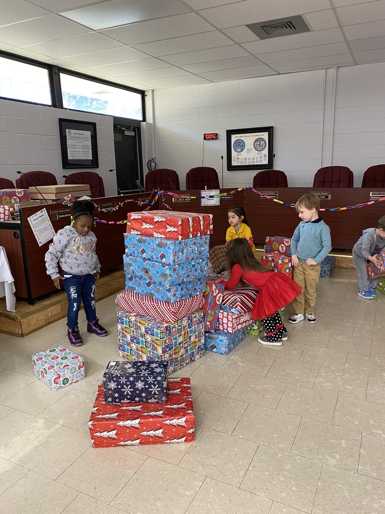 students enjoying sensory santa