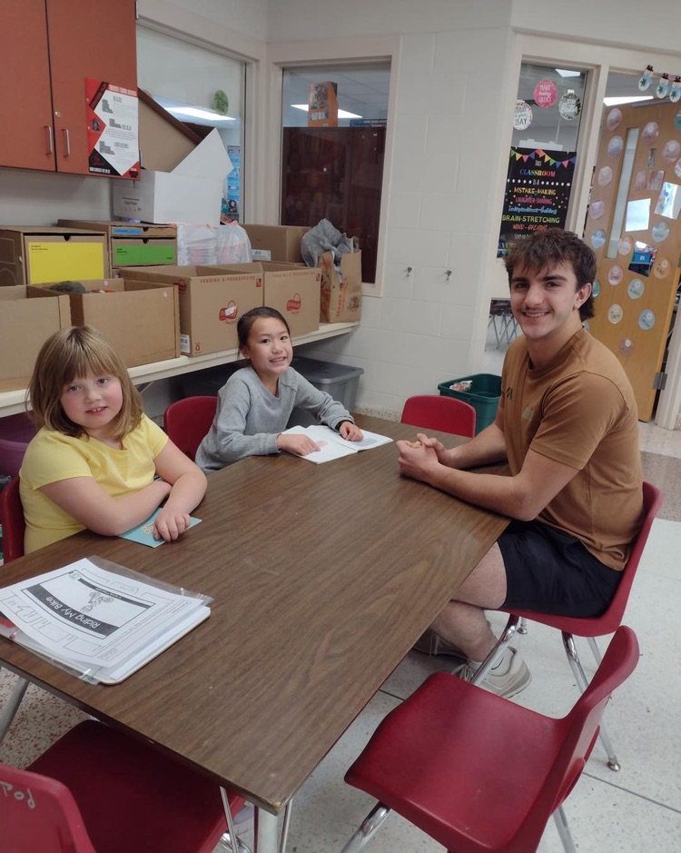 Sherry Neisius’s second grade class loves spending time reading with their high school helper, Cal. His visits are always a highlight of their day! 📚 #SomersetSpartanPride