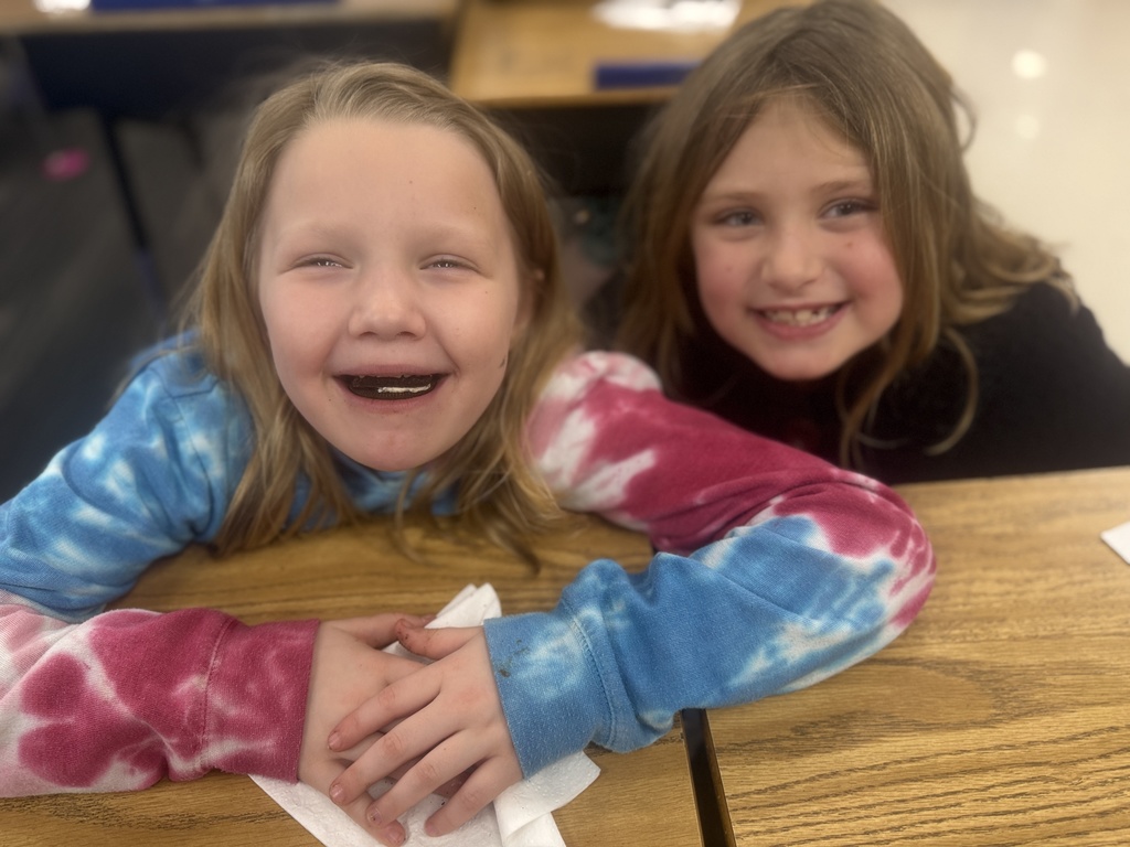 Mrs. Powell’s first graders explored eating Oreos two different ways and turned their delicious experience into creative personal narratives!