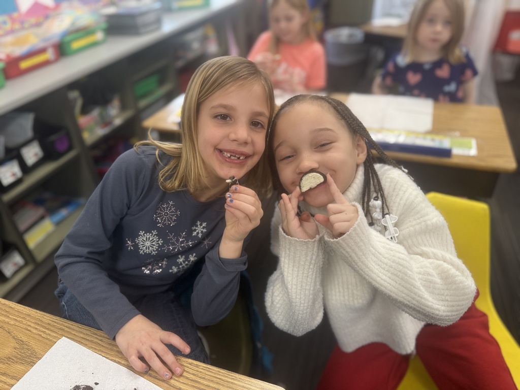 Mrs. Powell’s first graders explored eating Oreos two different ways and turned their delicious experience into creative personal narratives!