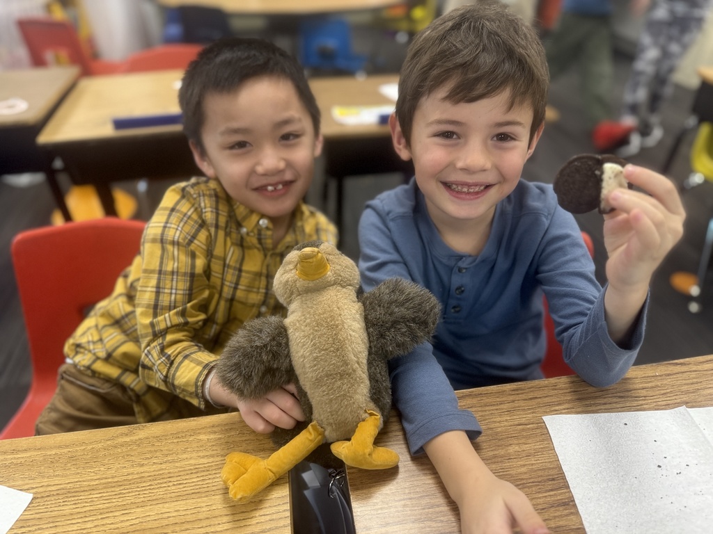 Mrs. Powell’s first graders explored eating Oreos two different ways and turned their delicious experience into creative personal narratives!