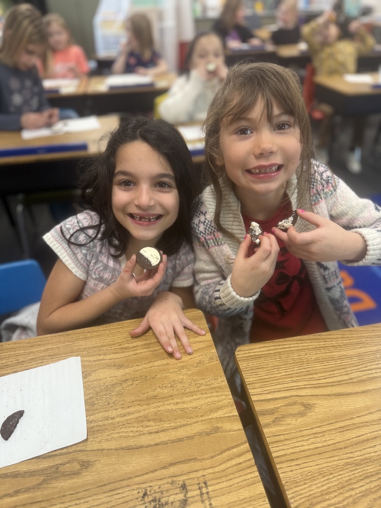 Mrs. Powell’s first graders explored eating Oreos two different ways and turned their delicious experience into creative personal narratives!Mrs. Powell’s first graders explored eating Oreos two different ways and turned their delicious experience into creative personal narratives!