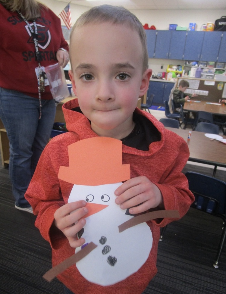 Ms. Larson’s Junior Kindergarten brought the snowman fun inside! ⛄️✨ 