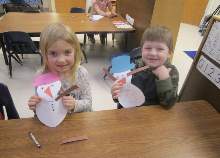 Ms. Larson’s Junior Kindergarten brought the snowman fun inside! ⛄️✨ 