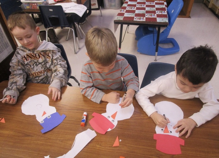 Ms. Larson’s Junior Kindergarten brought the snowman fun inside! ⛄️✨ 