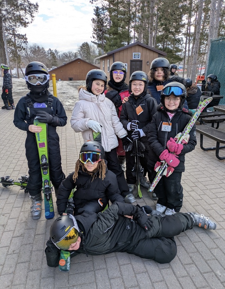 Middle School students celebrated their hard work and positive choices on SMS Reward Day! 