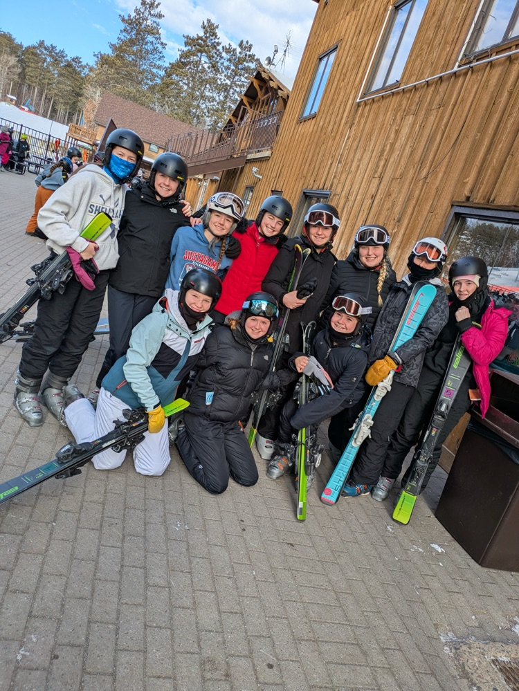 Middle School students celebrated their hard work and positive choices on SMS Reward Day! 