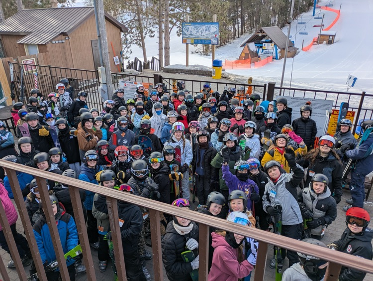 Middle School students celebrated their hard work and positive choices on SMS Reward Day! 