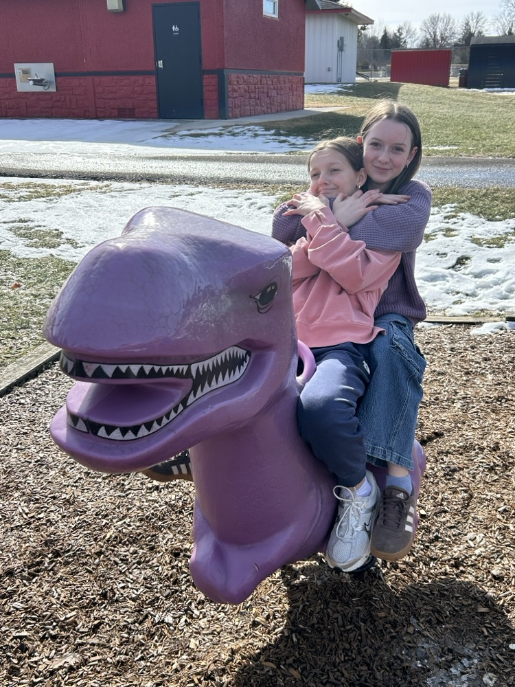 8th graders who had all of their work completed enjoyed a trip to Larry Forrest Park for some fun in the sun! ☀️🌳 It was a great way to celebrate their hard work and responsibility. #SomersetSpartanPride