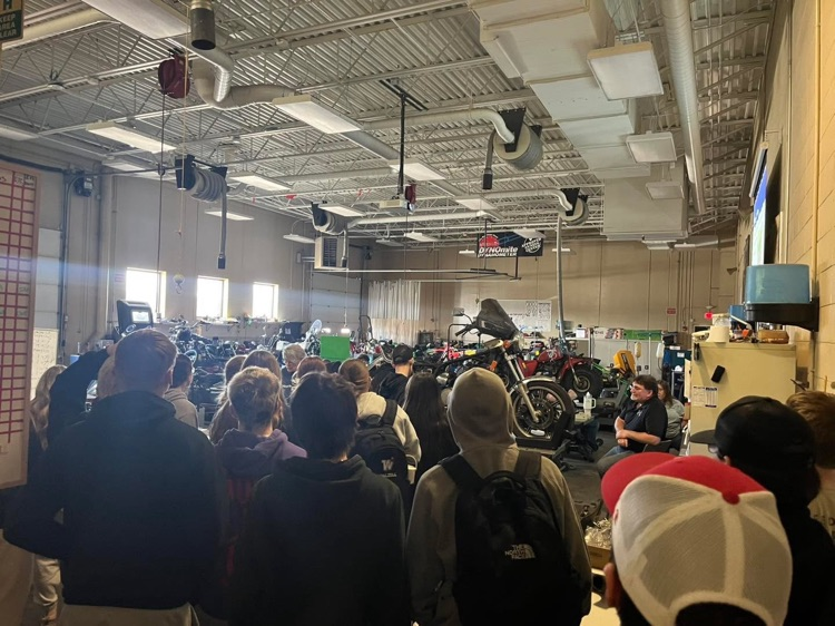 On Tuesday, April 7, our 9th grade students visited University of Wisconsin–Stout and Northwood Technical College, exploring both a 4-year university and a 2-year technical college experience.