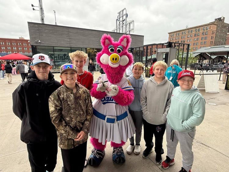 Our 6th graders had a fantastic day at the Saints game with Madonna!