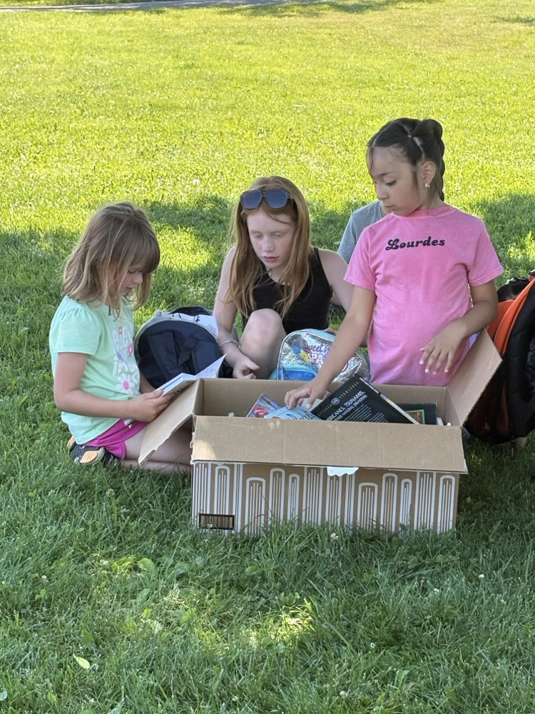Books and Benches summer school students enjoyed a beautiful day at Larry Forest Park! 📚🌳 #SomersetSpartanPride 