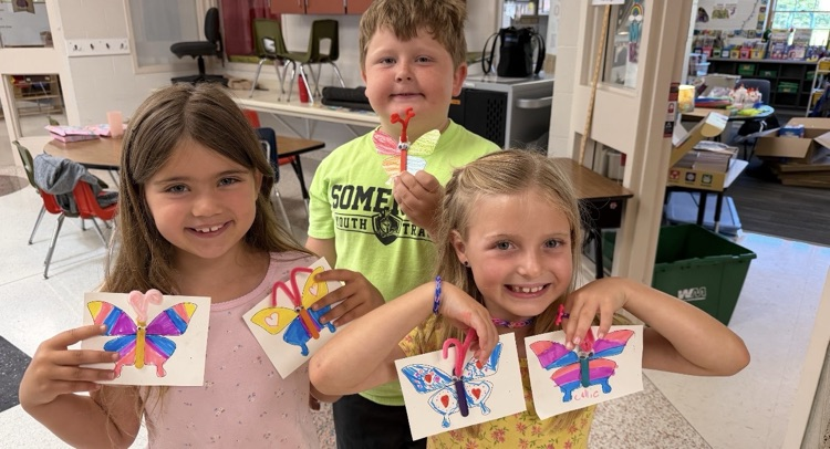 Mr. and Mrs. Klinger’s first grade day camp spent the day in the garden! 