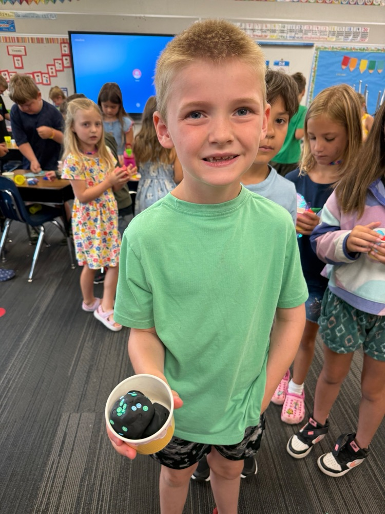 🍦 Mr. and Mrs. Klinger’s 1st Grade Day Camp had a SWEET time celebrating Ice Cream Day! 