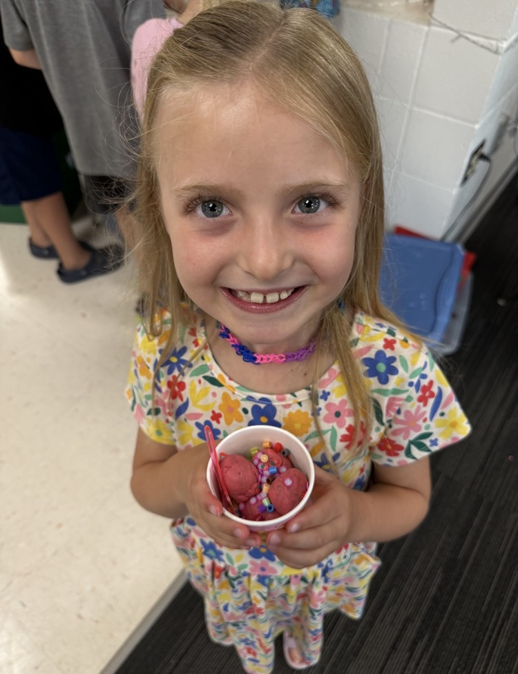 🍦 Mr. and Mrs. Klinger’s 1st Grade Day Camp had a SWEET time celebrating Ice Cream Day! 