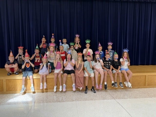 Happy New (School) Year from Mrs. Polfus’ 4th Grade Class! 