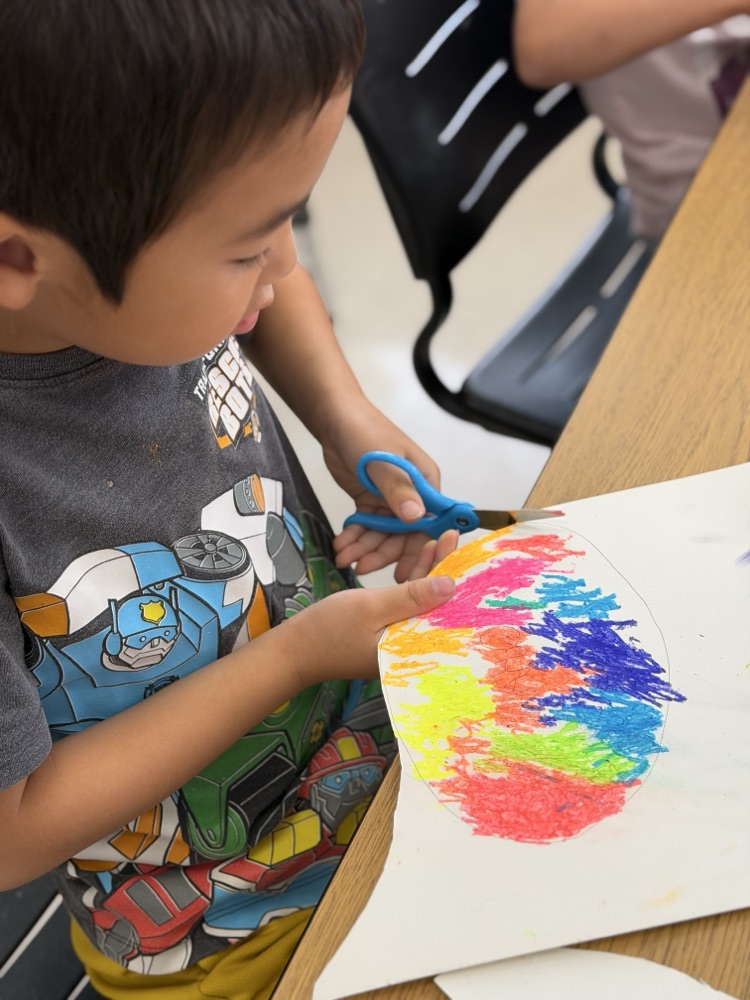 Our kindergarten friends had a blast in the art room! 
