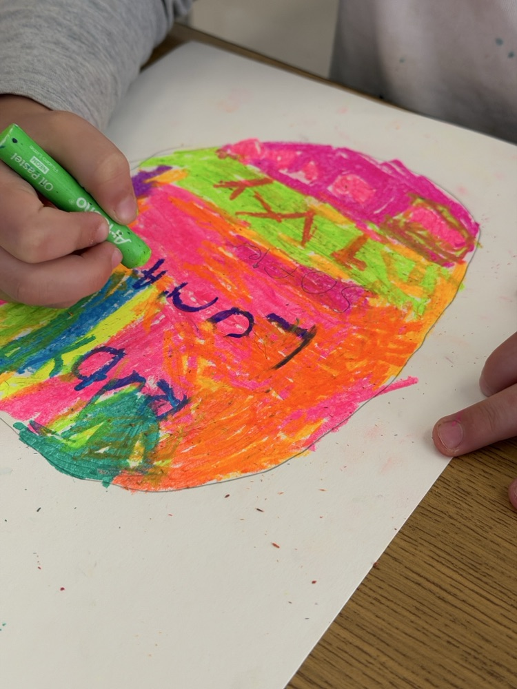 Our kindergarten friends had a blast in the art room! 