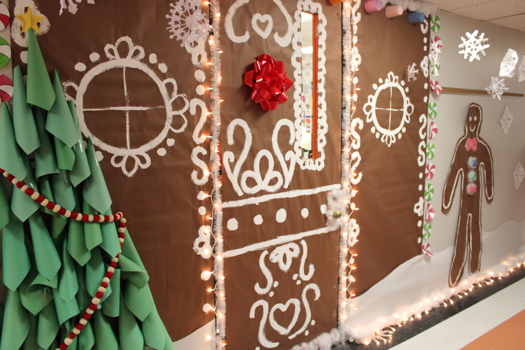 Christmas Door Decorating Contest