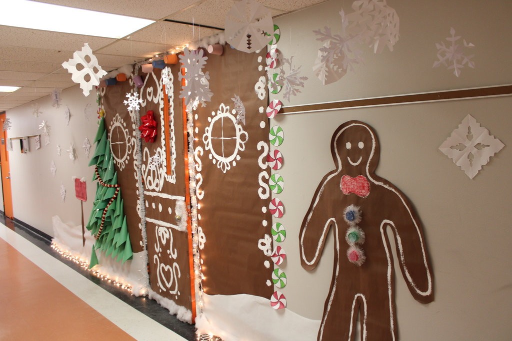 Mrs. Thormer's winning Christmas door decorations