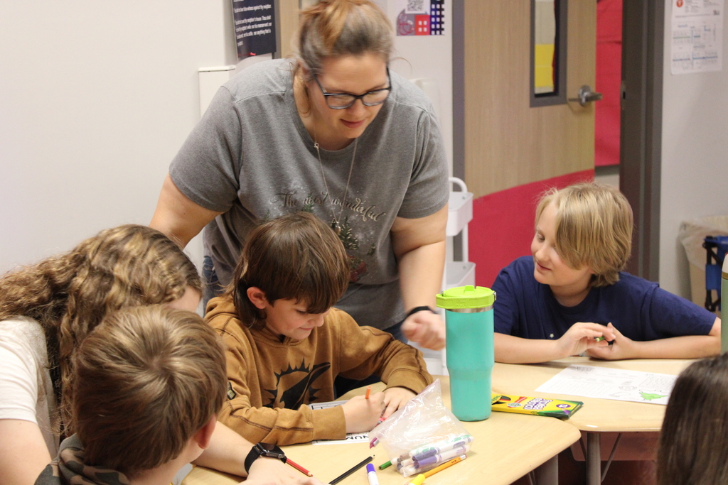 High School FFA visiting 4th grade