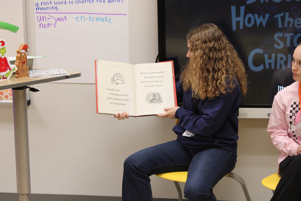 High School FFA visiting 4th grade
