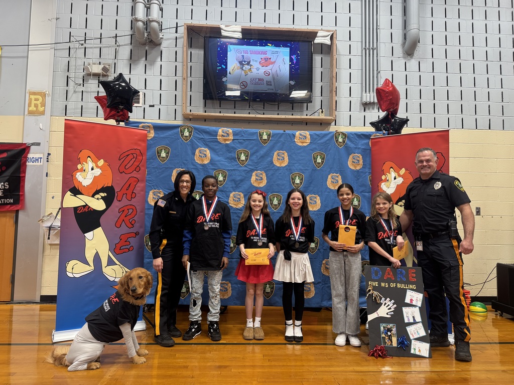 Our 5th grade students recently celebrated successfully completing the D.A.R.E. Program with a special ceremony recognizing their hard work and commitment. Throughout the program, Officer Nikki and Detective Cole, along with Police Dog Marco, guided students in understanding the importance of making safe, responsible choices as they prepare to transition to middle school.